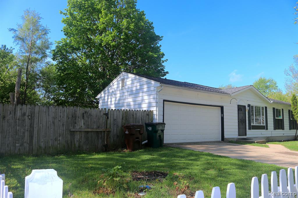 4053 HEATHGATE Drive, Lansing, MI 48911 — Photo 6