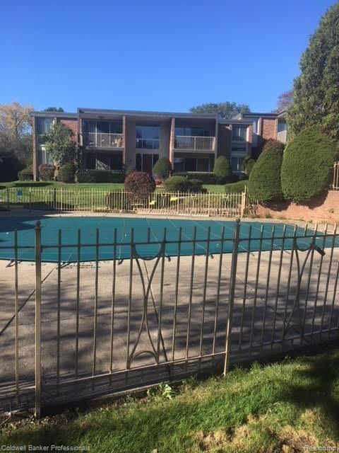 4043 W Maple Road, Bloomfield Hills, MI — Photo 4