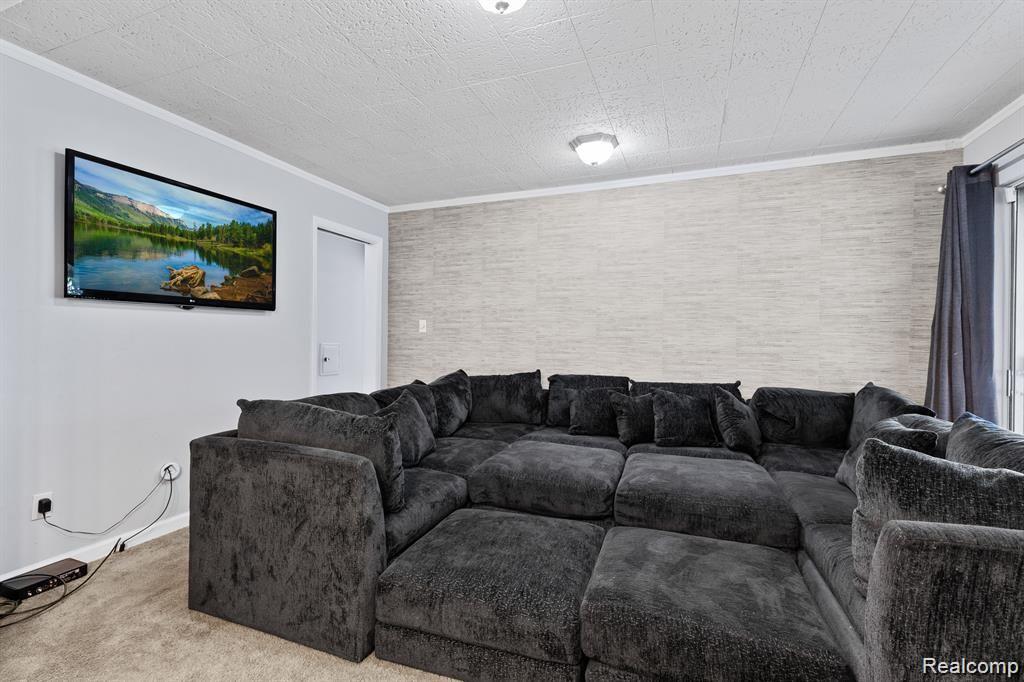 8575 DARLENE Street, Warren, MI 48093 — Photo 14