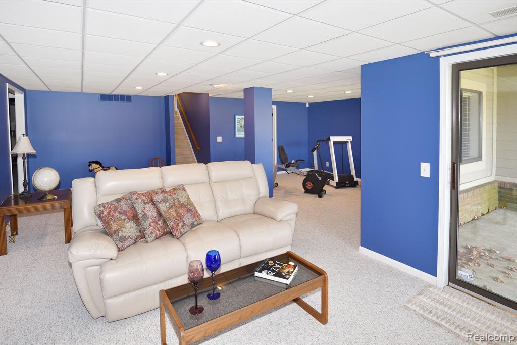 527 Newburne Pointe, 19, Bloomfield Hills, MI 48304 — Photo 31
