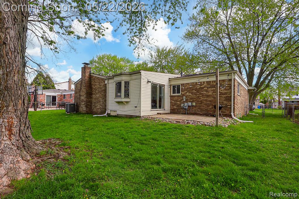 30809 Elmhurst Drive, Madison Heights, MI 48071 — Photo 12