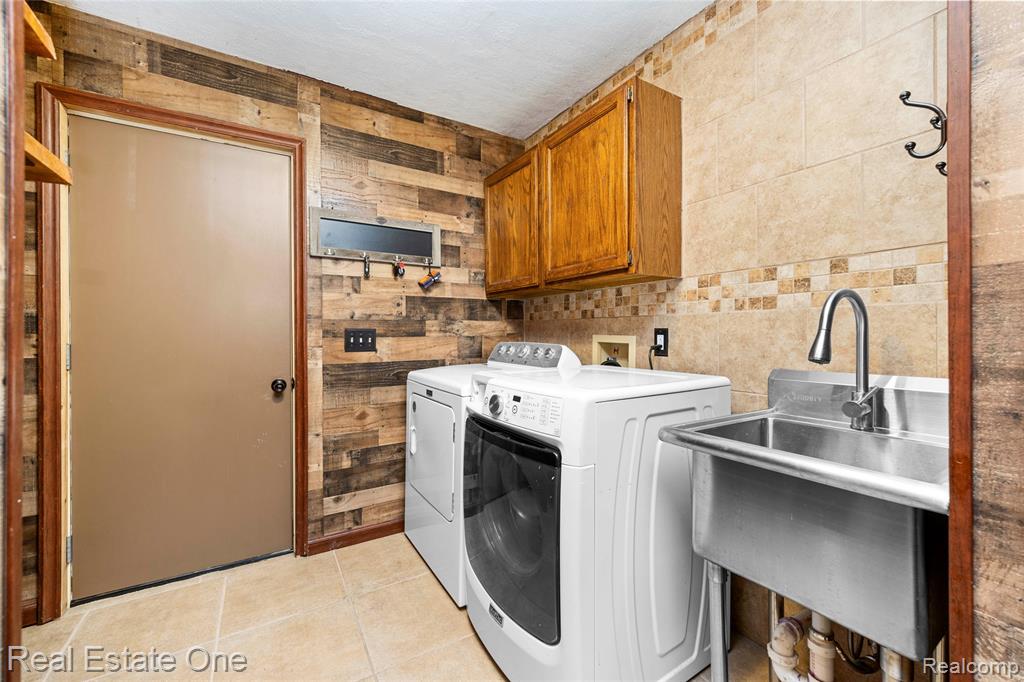 4921 Crestview Drive, Clarkston, MI 48348 — Photo 36