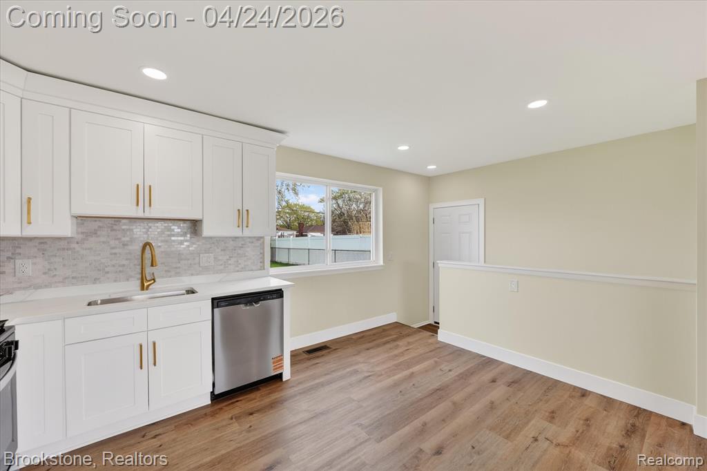 30428 Iroquois Drive, Warren, MI 48088 — Photo 12