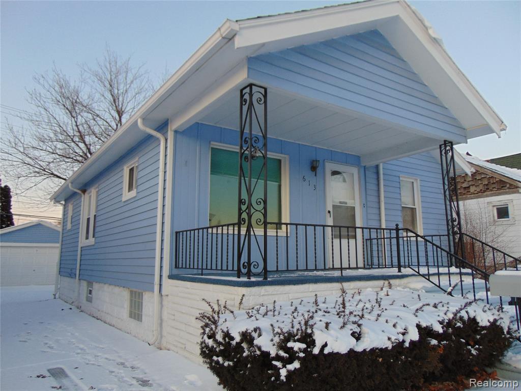 613 E Woodruff Avenue, Hazel Park, MI 48030 — front exterior