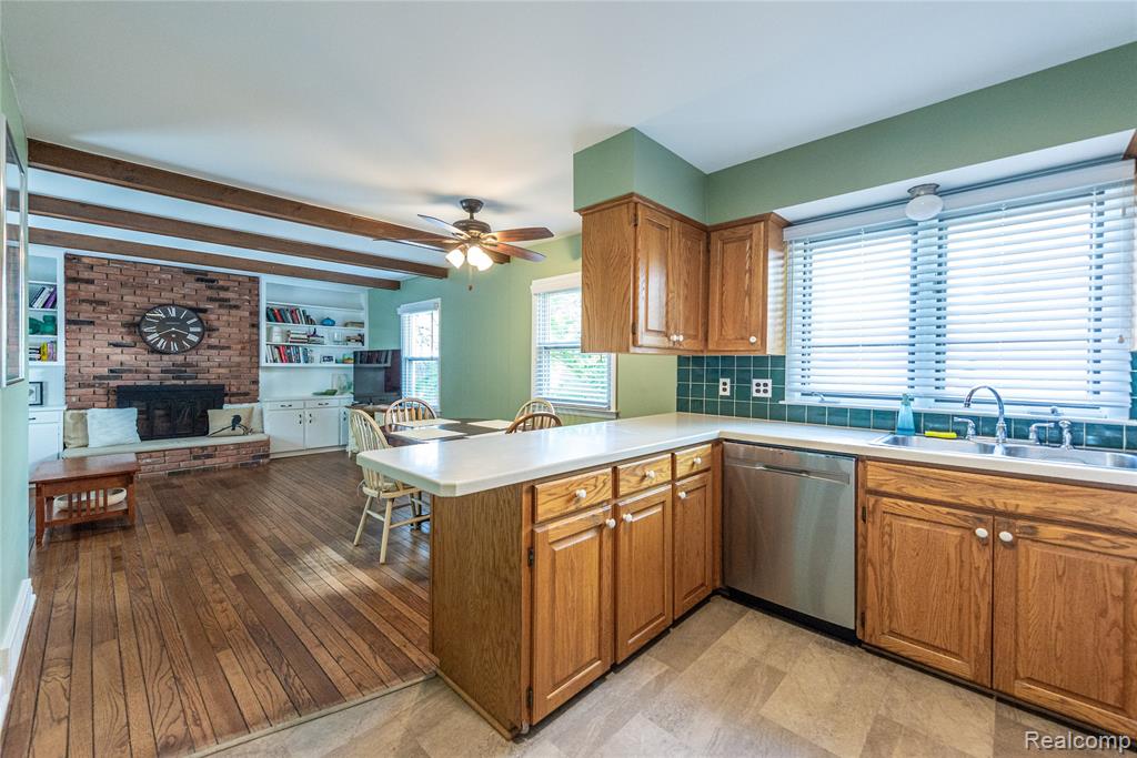 4220 Arlington Drive, Royal Oak, MI 48073 — Photo 4
