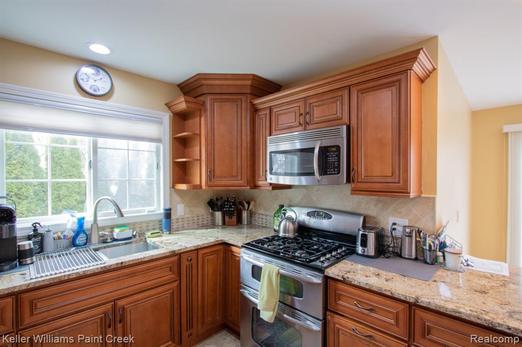 4831 Homestead Drive, Sterling Heights, MI 48314 — Photo 14