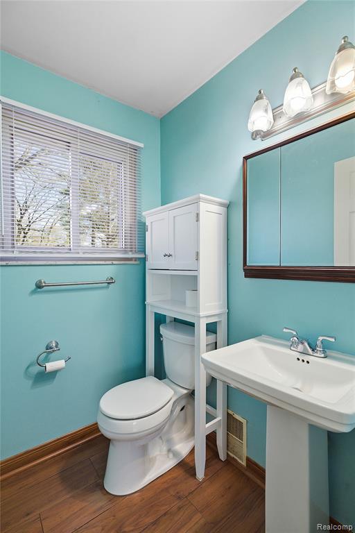 6230 Barker Drive, Waterford, MI 48329 — Photo 14