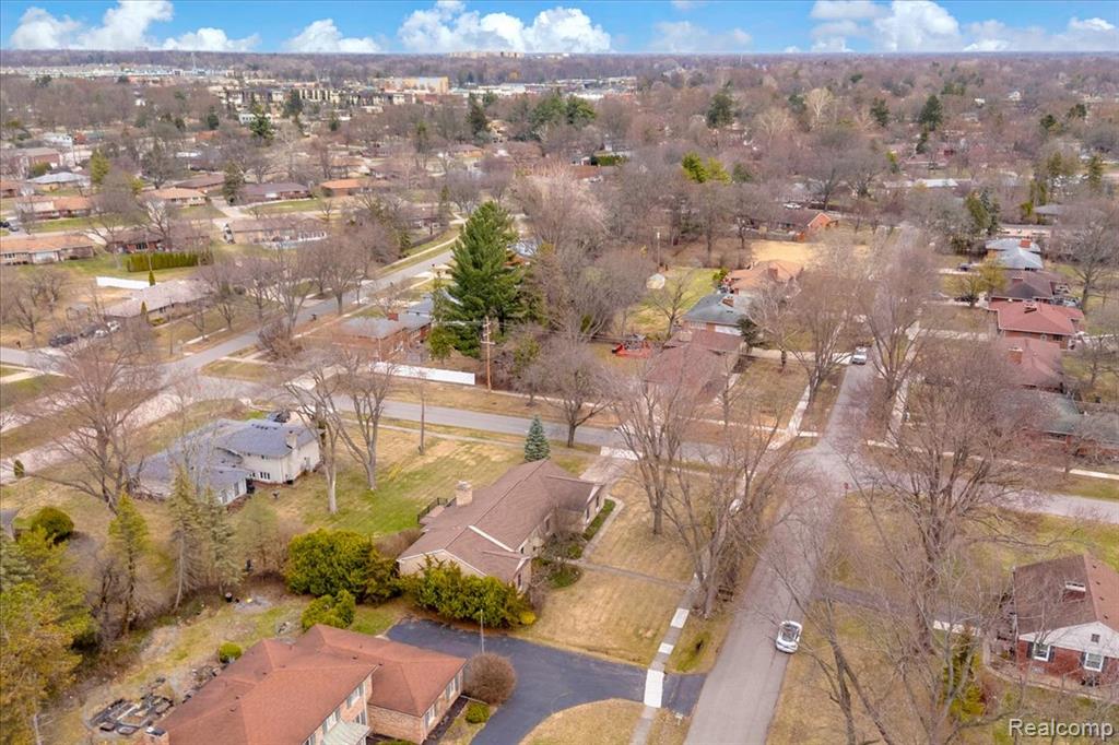 19010 Lacrosse Avenue, Lathrup Village, MI 48076 — Photo 42