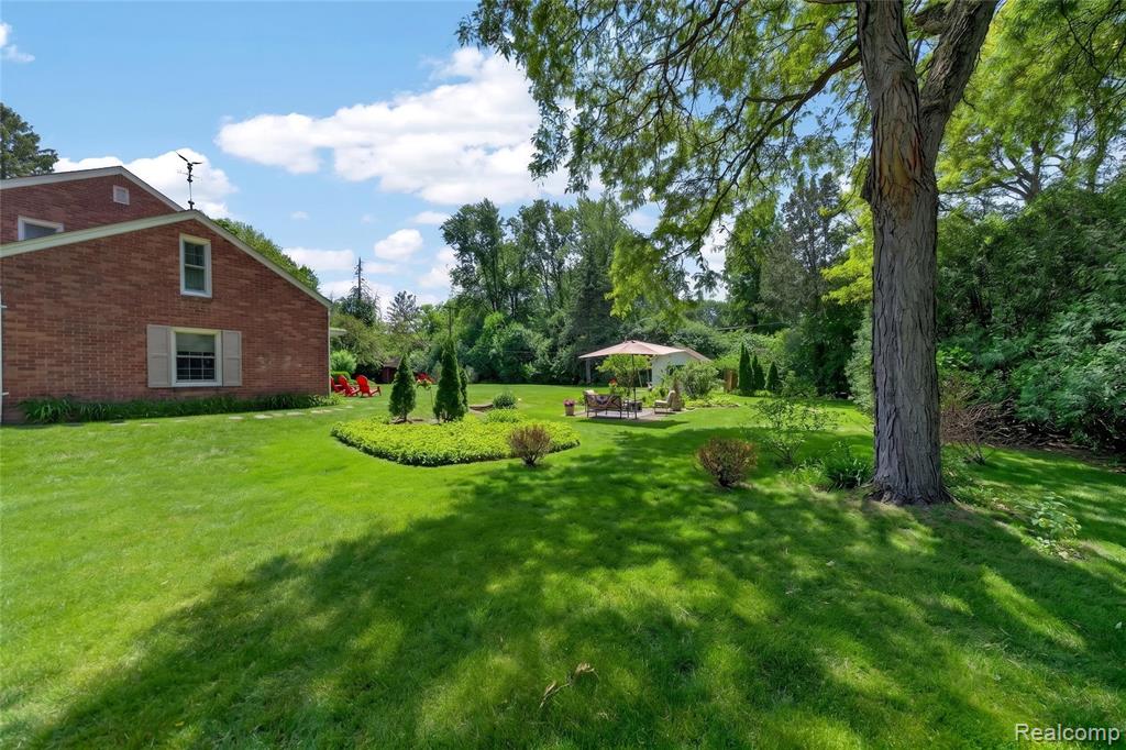 18577 San Jose Boulevard, Lathrup Village, MI 48076 — Photo 24
