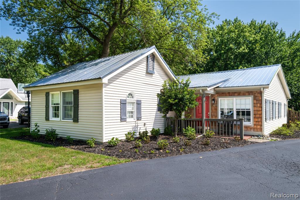 308 N Seymour Road, Flushing, MI 48433 — Photo 4