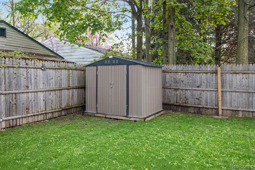 1635 S Harris Road, Ypsilanti, MI 48198 — Photo 31