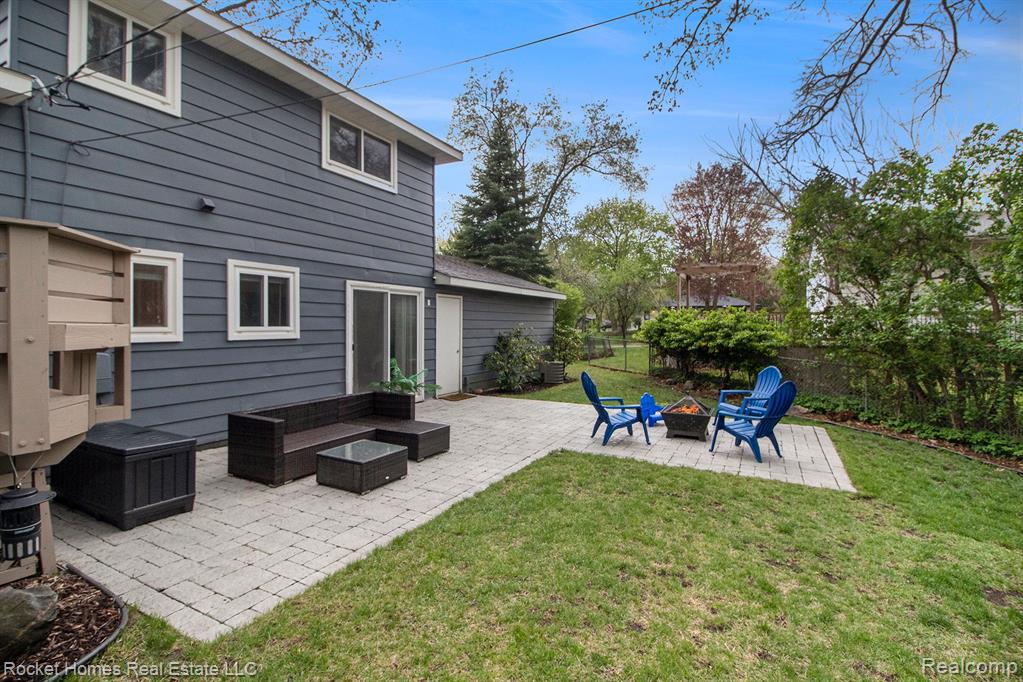 7170 Crestmore Street, West Bloomfield, MI 48323 — Photo 23