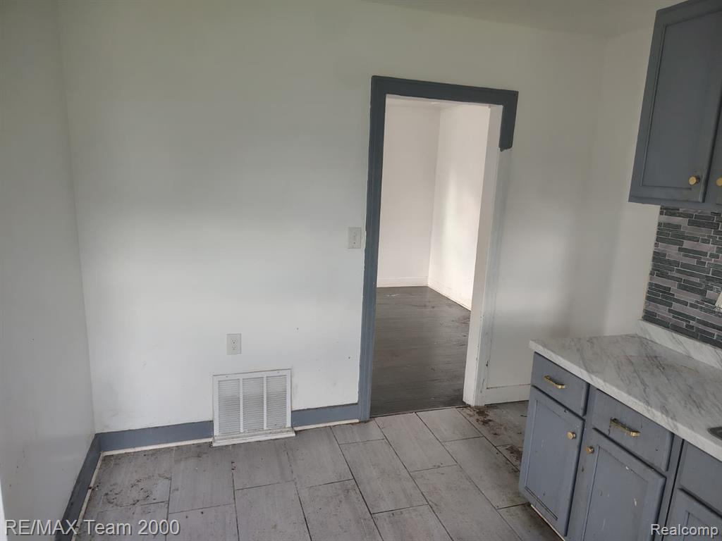 8860 Appoline Street, Detroit, MI 48228 — Photo 24