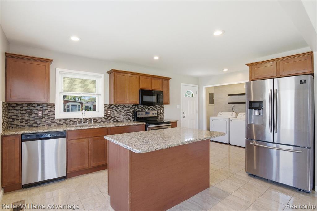 7435 Lathers Street, Westland, MI — Photo 9