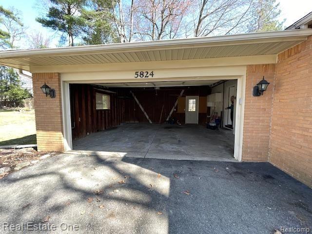 5824 WARBLER Drive, Clarkston, MI — Photo 32