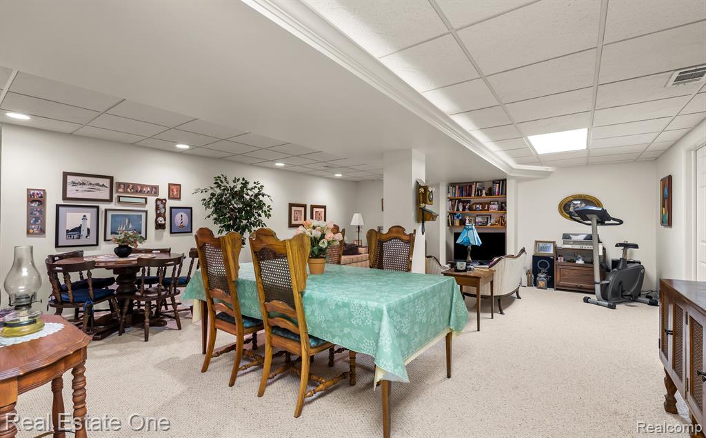 907 CALPERNIA, 29, Wixom, MI 48393 — Photo 18