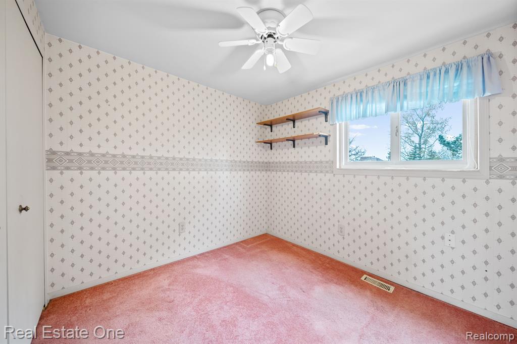 6055 PORTERIDGE Lane, Canton, MI 48187 — Photo 16