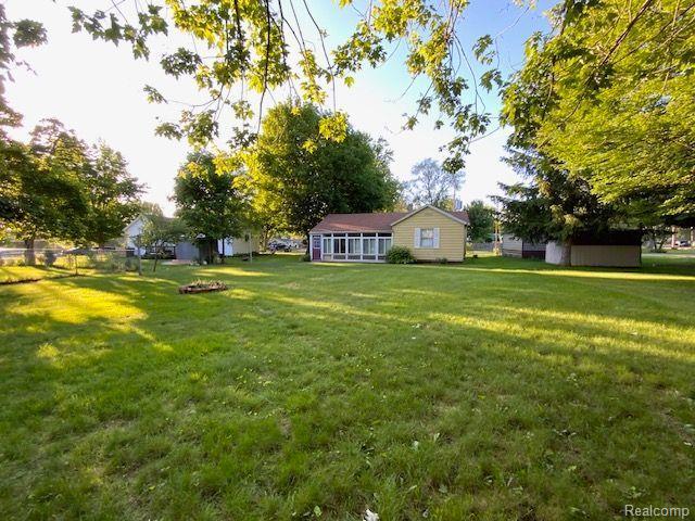 512 N CANAL Street, Chesaning, MI 48616 — Photo 13