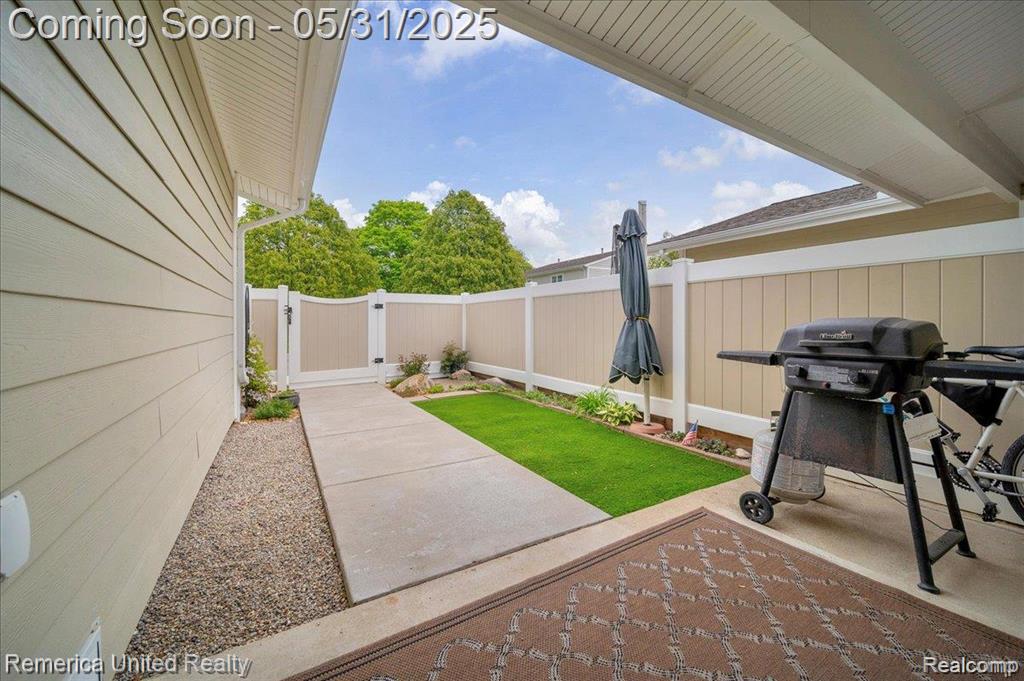 39725 Village Wood Lane, 39, Novi, MI — Photo 25