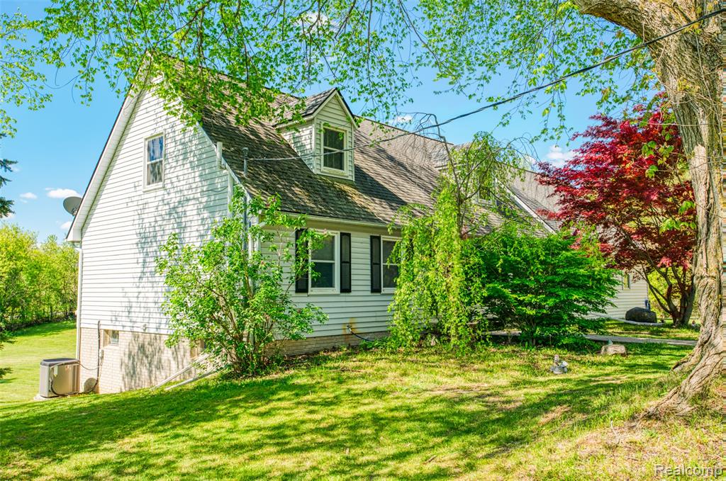 6879 Crofoot Road, Howell, MI 48843 — Photo 30