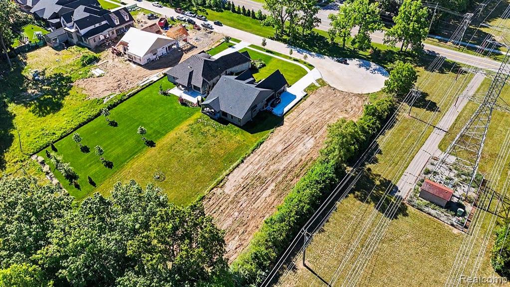 12739 N POINTE Drive, Shelby Twp, MI 48315 — Photo 5