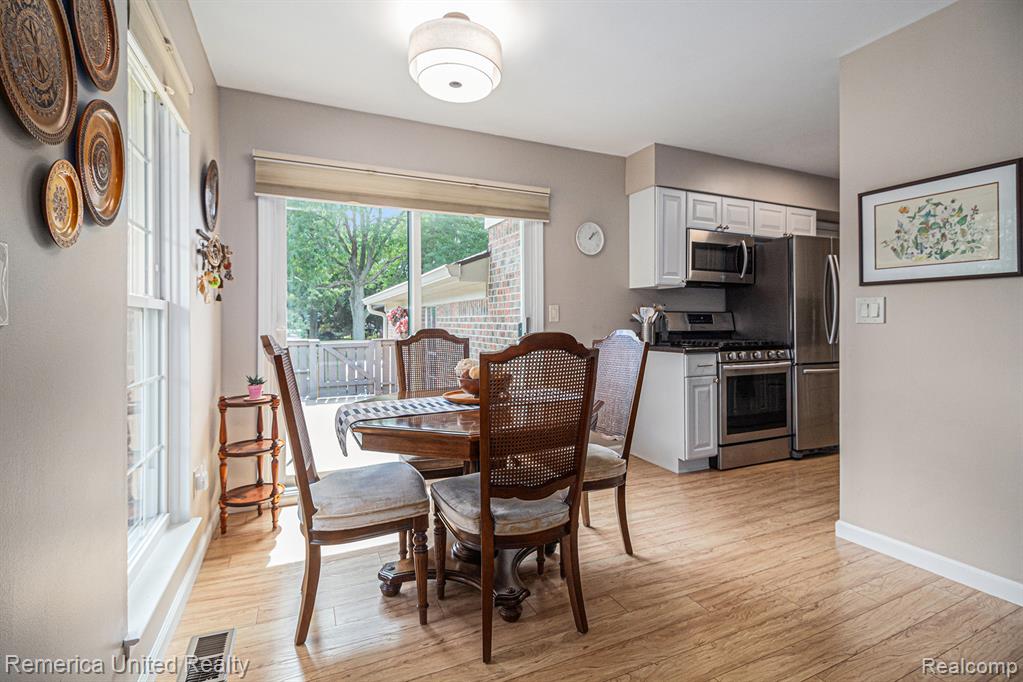 2802 Bombridge Court, Ann Arbor, MI 48104 — Photo 5