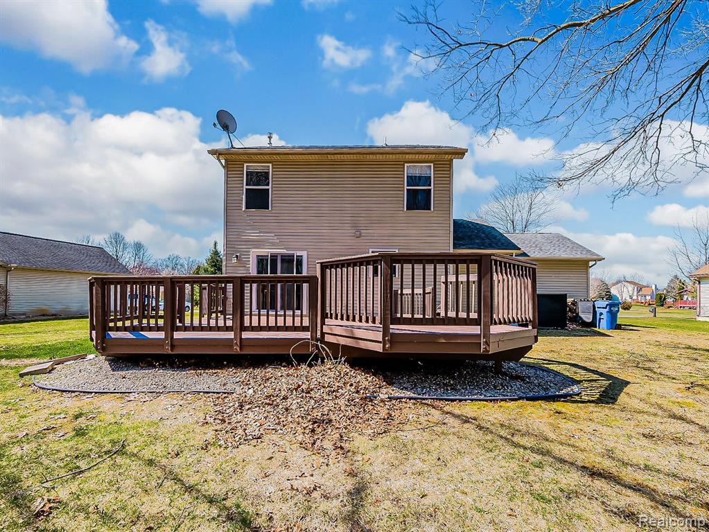 9366 HURON PARK Drive, Brighton, MI 48116 — Photo 12