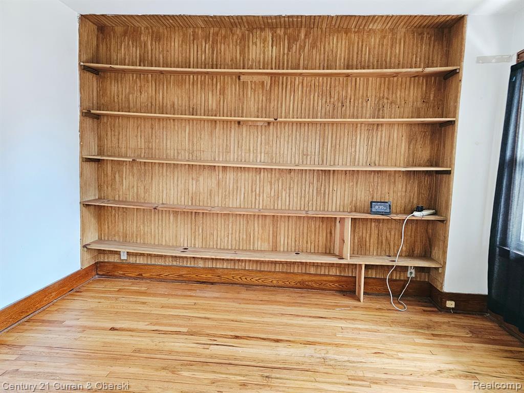3951 COMMOR Street, Hamtramck, MI 48212 — Photo 2