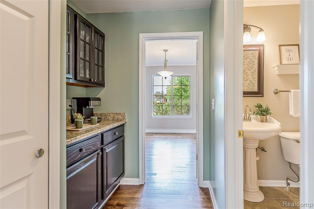 58721 Carriage Lane, South Lyon, MI 48178 — Photo 15