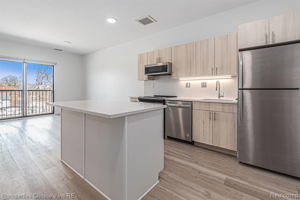 7410 KERCHEVAL Street - Photo 2