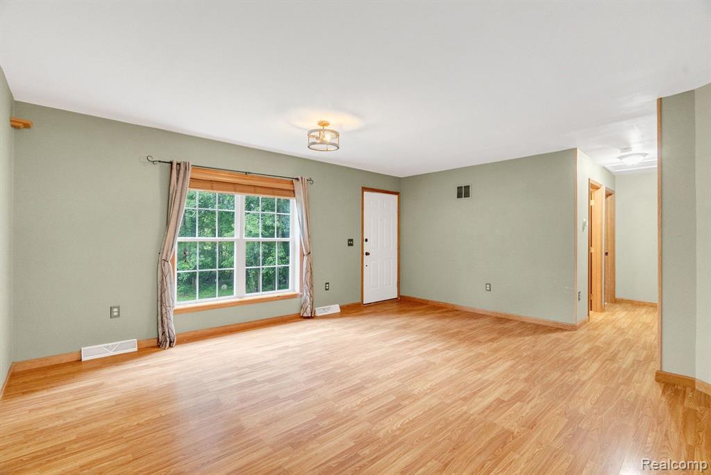 6917 CHASE LAKE Road, Fowlerville, MI 48836 — Photo 11