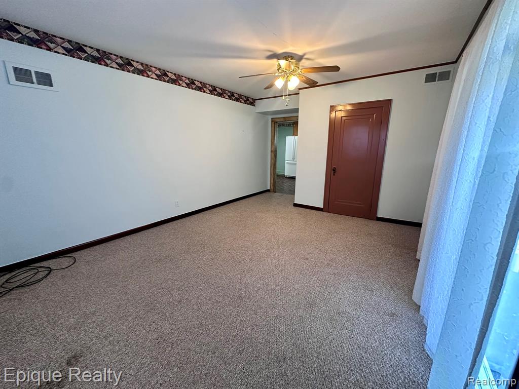 305 N Kennefic Street, Yale, MI 48097 — Photo 10