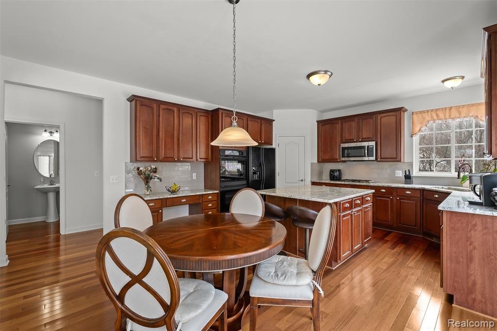 49681 S Glacier, Northville, MI 48168 — Photo 17