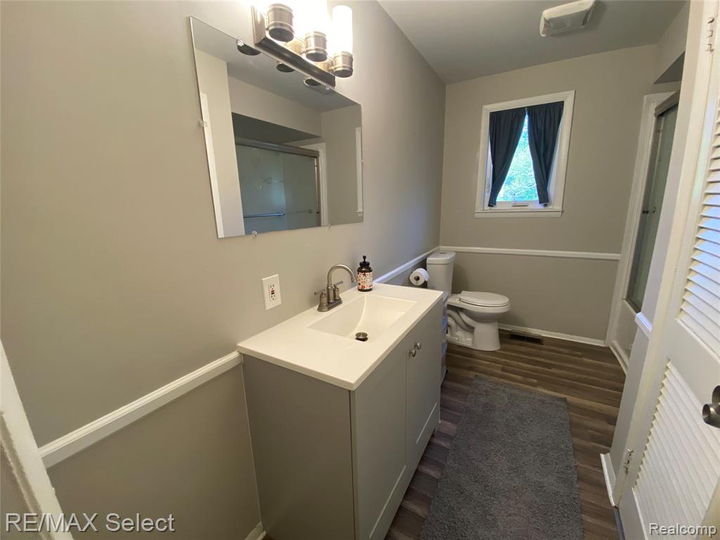 6169 Johnson Road, Flushing, MI 48433 — Photo 6