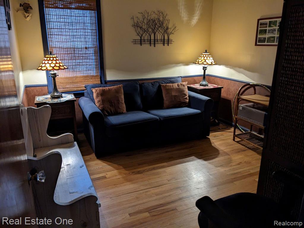 921 MAYBURN Street, Dearborn, MI 48128 — Photo 26