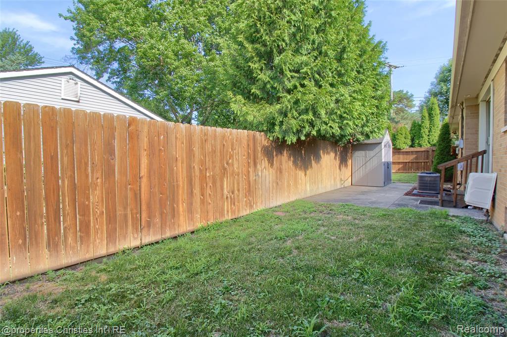 565 Center Ridge, South Lyon, MI 48178 — Photo 33