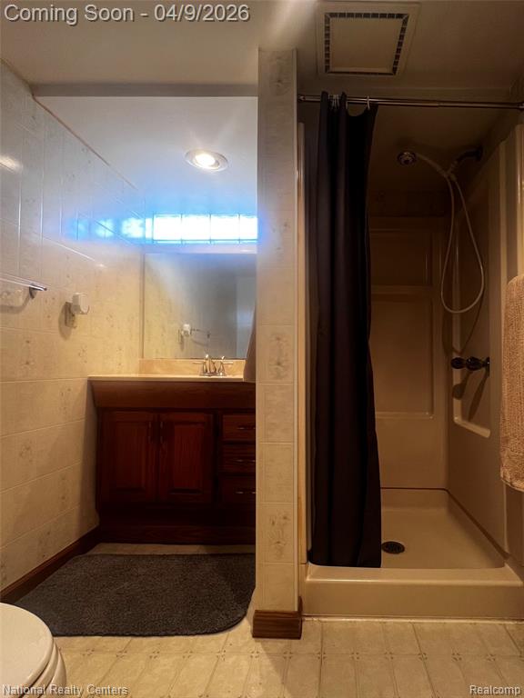 7010 Locklin Street, West Bloomfield, MI 48324 — Photo 17