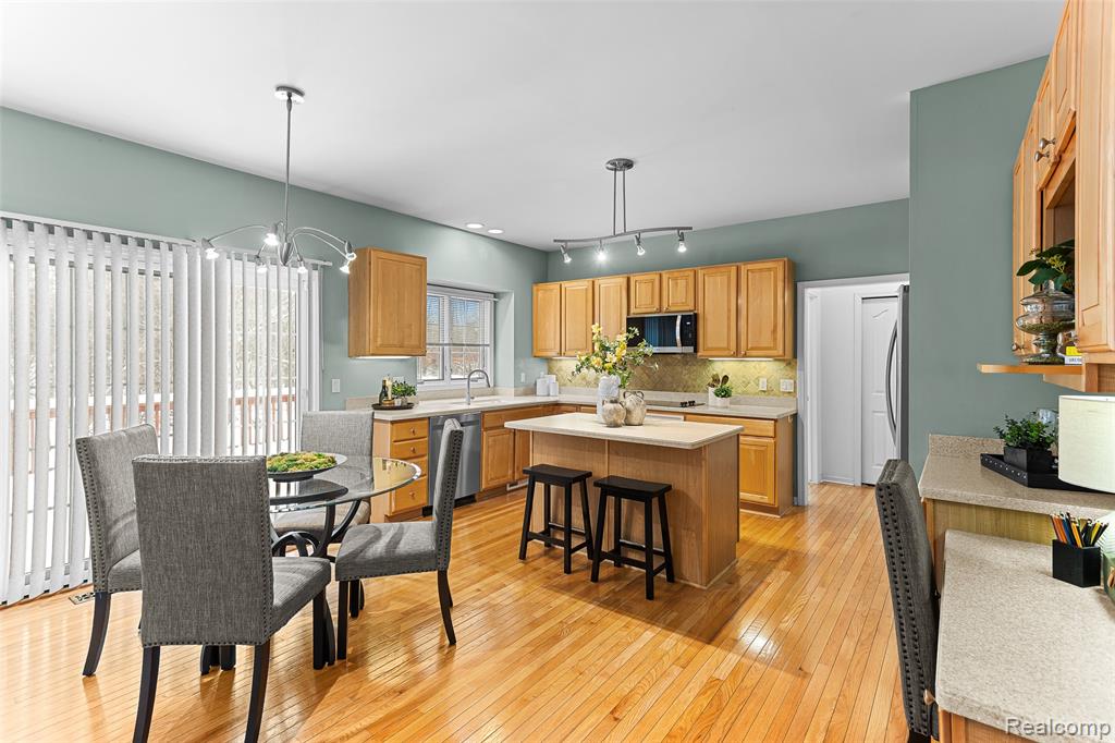 7567 WINDGATE Circle, West Bloomfield, MI 48323 — Photo 14