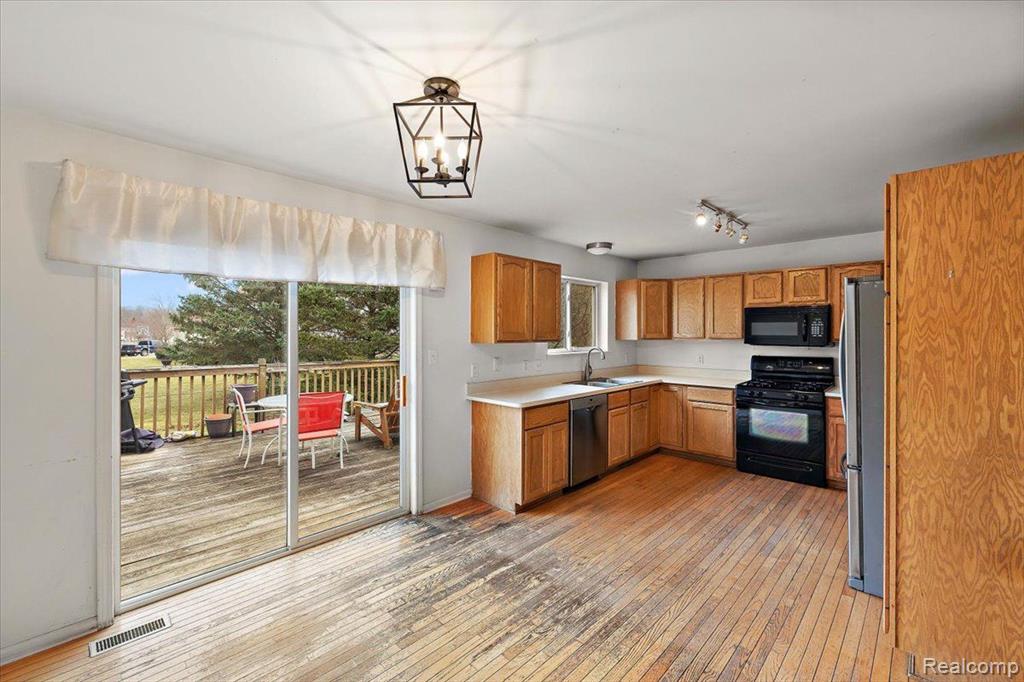 8964 SUNFLOWER, Whitmore Lake, MI 48189 — Photo 28
