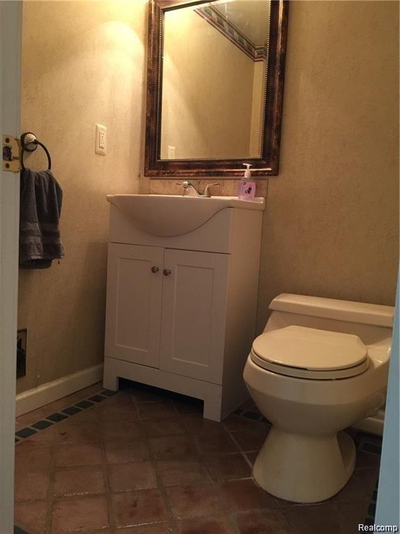 5727 NORTHFIELD Parkway, Troy, MI 48098 — Photo 13