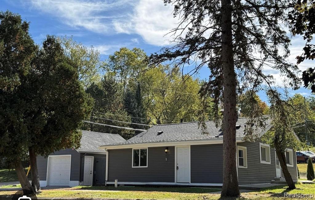 4915 Clarkston Road, Clawson, MI 48348 — front exterior