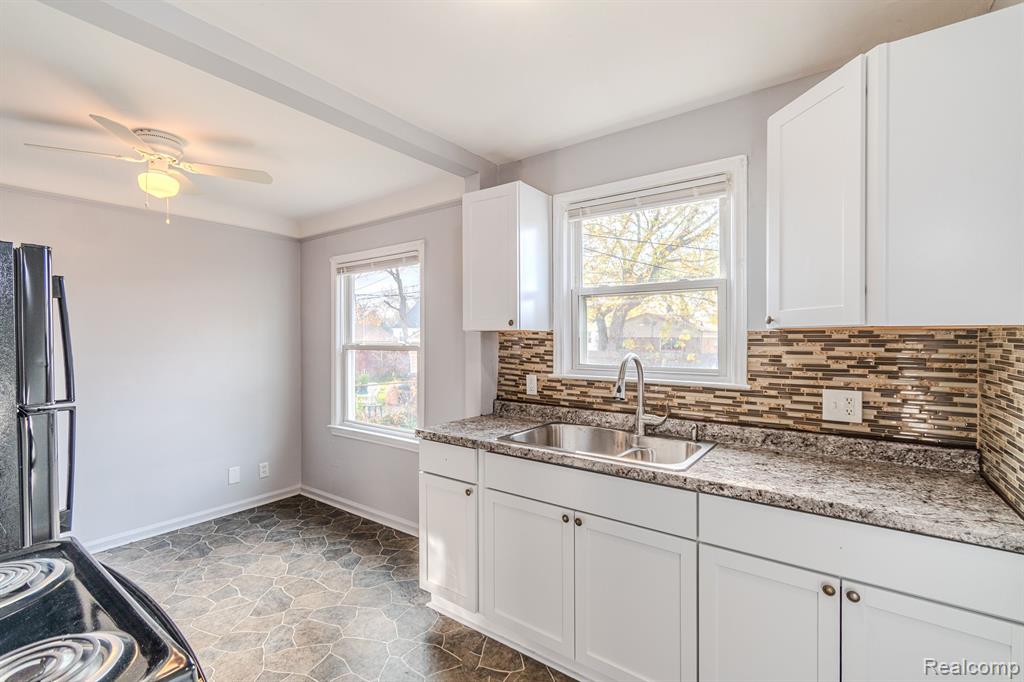 8126 Standard St, Center Line, MI 48015 — Photo 2