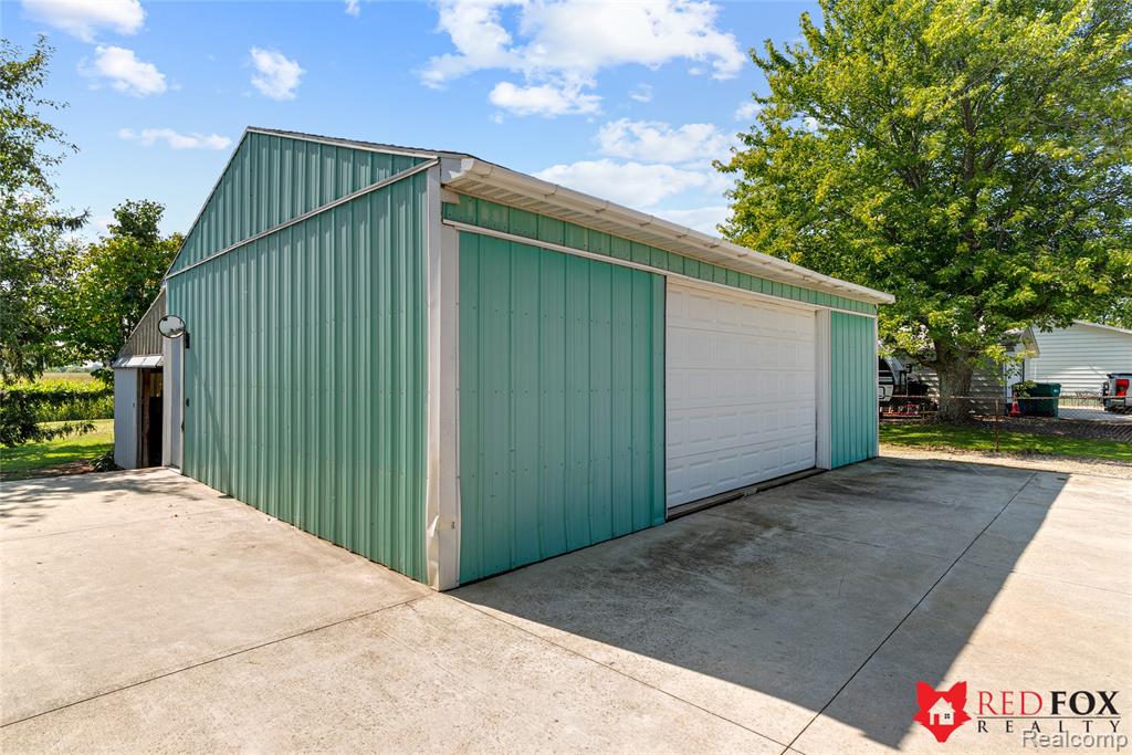 8110 Middleton Road, Corunna, MI 48817 — Photo 10