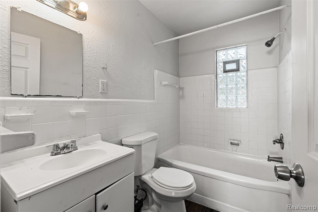 8203 Brace Street, Detroit, MI 48228 — Photo 14