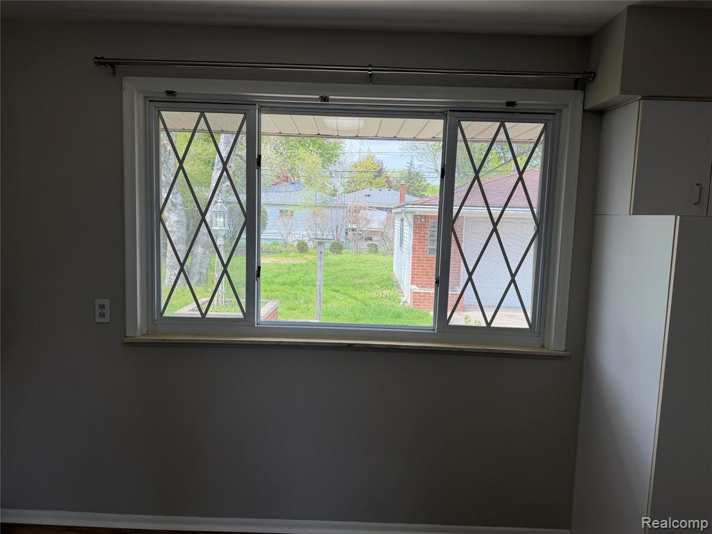 9001 Shannon Drive, Sterling Heights, MI 48314 — Photo 10