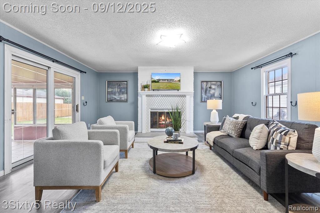 17541 Bodsford Drive, Woodhaven, MI 48183 — Photo 10