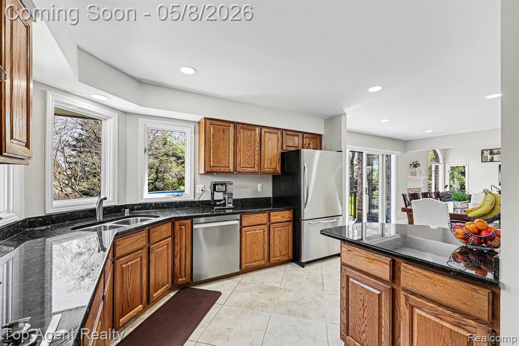 50492 Heatherwood Lane, Shelby Twp, MI 48317 — Photo 10