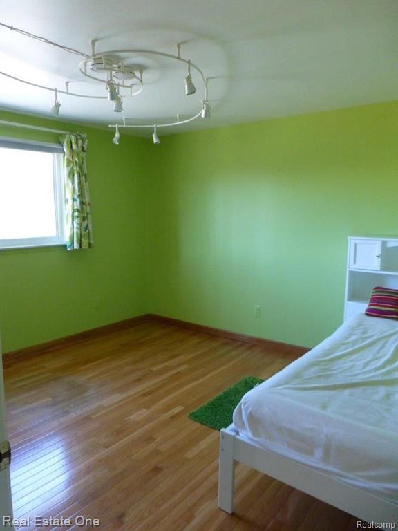 5837 FOLKSTONE Drive, Troy, MI 48085 — Photo 29