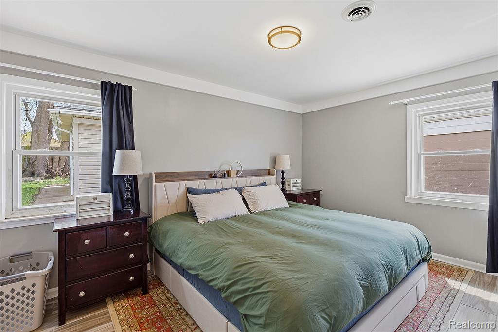 7466 Fenton Street, Dearborn Heights, MI 48127 — Photo 14
