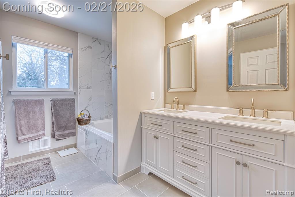 8655 Rushview Drive, Pinckney, MI 48169 — Photo 30
